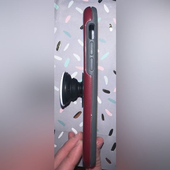 iPhone X OtterBox case with pop socket - Picture 4 of 6